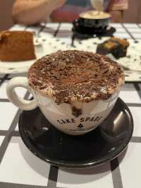 Rainy cafe visit at Cake Spade