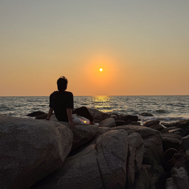 “ลานหินขาว” จ.ระยอง จุดชมพระอาทิตย์ตกที่สวยมาก🏝️🌅