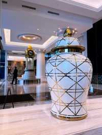 Waldorf Astoria Dubai - the Definition of Opulence and Elegance