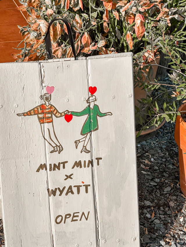  Mint Mint x Wyatt