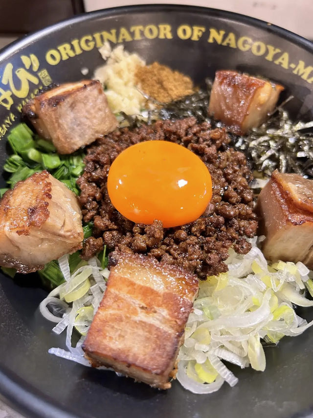 Unpretentious but HEAVENLY delicious dry Nagoya ramen in KL!!
