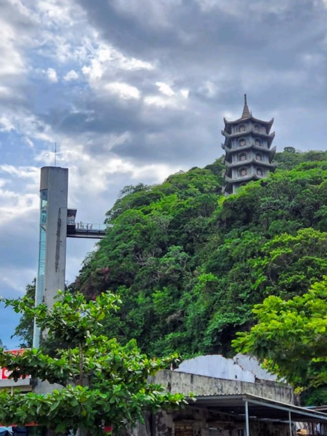 峴港五行山，石灰岩群峰溶洞與佛教勝地