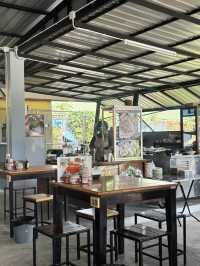 ร้าน “แก้วกะเพราปู x DND CAFE” 