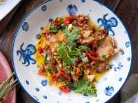 ร้านอาหารตามสั่งข้างทาง แต่รสชาติระดับภัตตาคาร