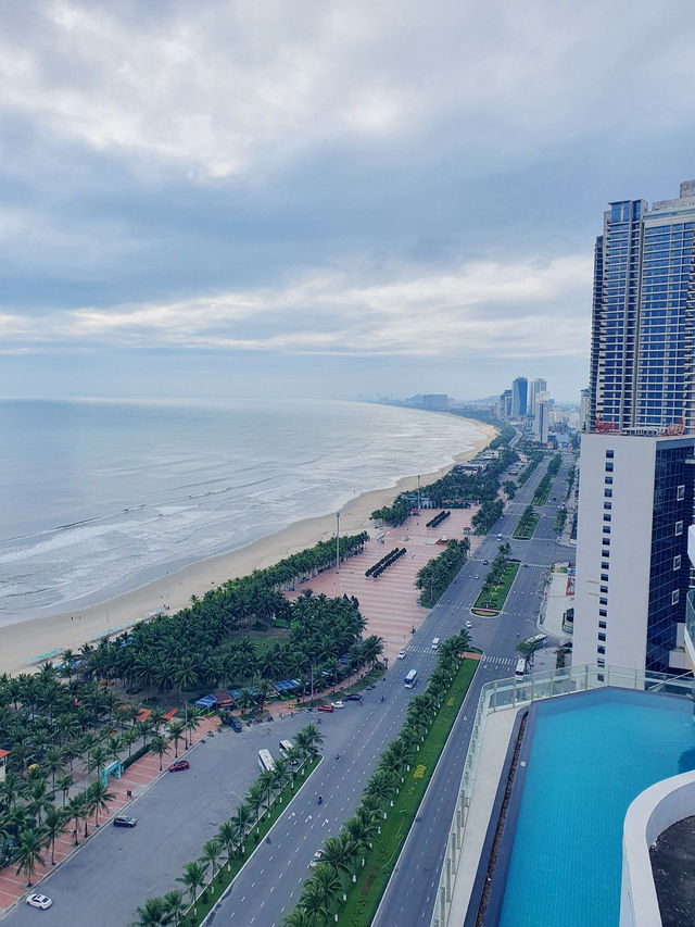 เที่ยวเมืองดานัง พักโรงแรมริมหาดดานัง
