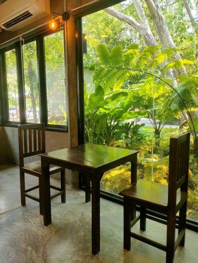 คาเฟ่ต่อบุญ บรรยากาศดีในวัดแค สุพรรณบุรี