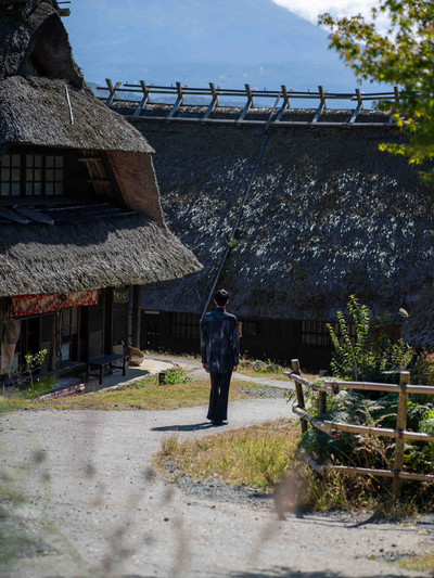 油彩画/風景画　山梨県　忍野村にて　田舎　富士山　茅葺き屋根 油彩画/風景画 山梨県 忍野村にて 田舎 富士山 茅葺き屋根
