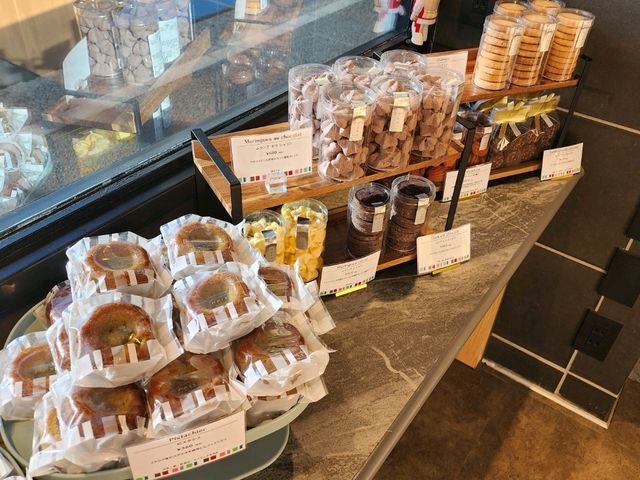 [🇯🇵東京] 白金で味わう絶品シュークリームと焼き菓子 - メゾンダーニ