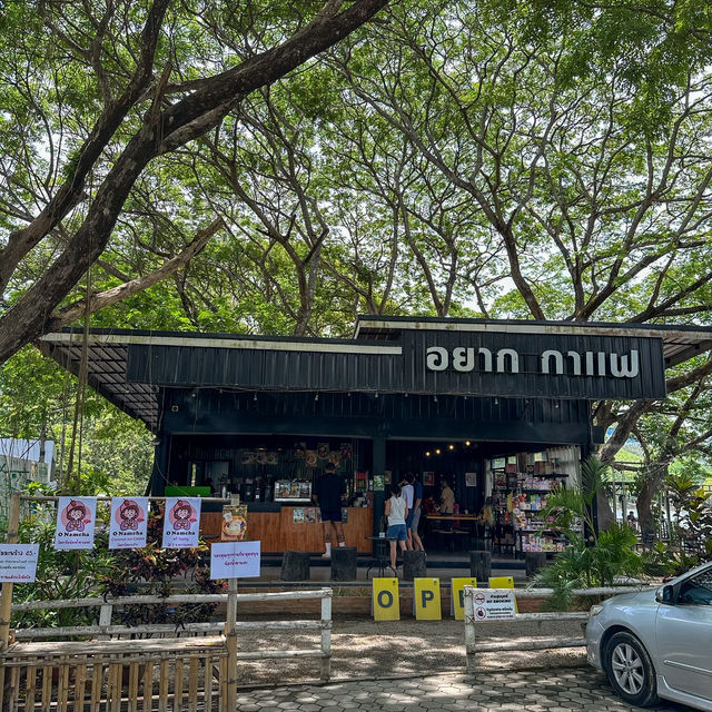 Need coffee☕️ร้านกาแฟ ริมน้ำชื่อดังของสันกำแพง