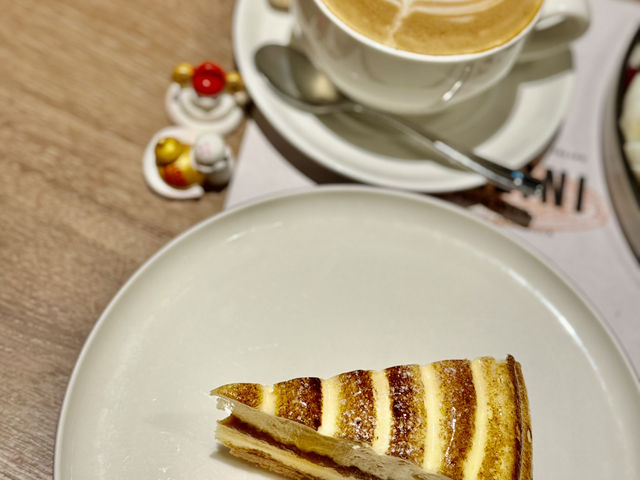 高雄夢時代（藍鯨館）6樓意大利餐廳（BELLINI Pasta )美食餐值得推薦大家