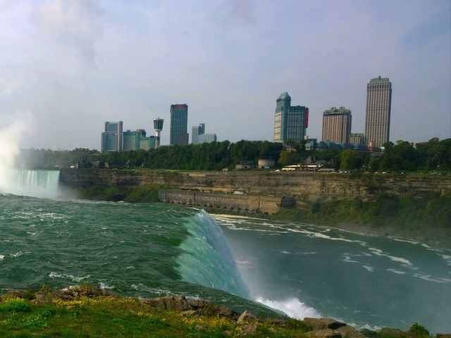 พาเดิน Niagara fall state park 