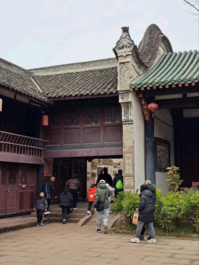 북적이는 청두 속 전통, 토루가 반기는 낙대고진