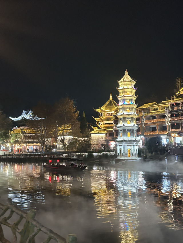 เที่ยวจีน Fenghuang เหมือนหลุดไปในยุทธภพ！