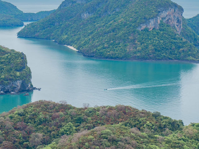 ผาจันทร์จรัส หมู่เกาะอ่างทอง 🏝️🌊
