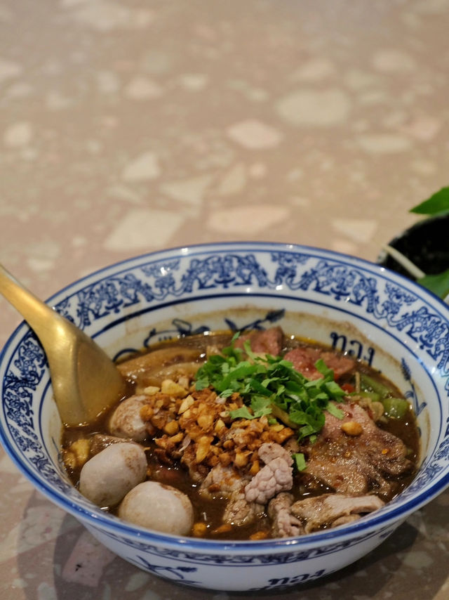  曼谷｜在地人狂推！這家不排隊Thong Smith船麵Thong Smith @Ari