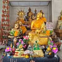 ไหว้พระแล้วชมอุโบสถศิลปะสมัยอยุธยา