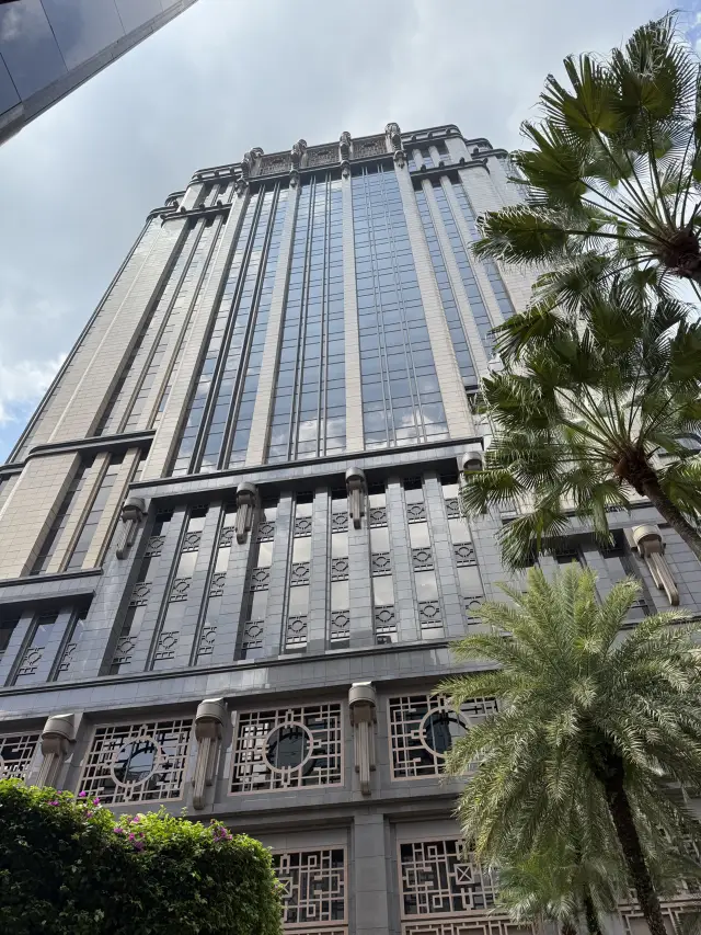 Like Gotham City!? Step into a Different World at Singapore's "Parkview Square"