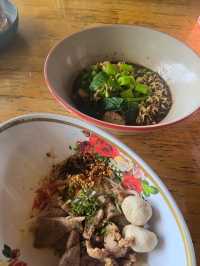 ก๋วยเตี๋ยวเรือ โรงสี ร้านเล็กๆ ริมแม่น้ำเจ้าพระยา