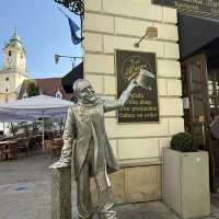 Bratislava: A Taste of Eastern Charm on the Danube! 🇸🇰🇷🇺