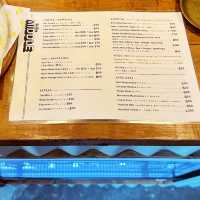 In the MIDDLE cafe