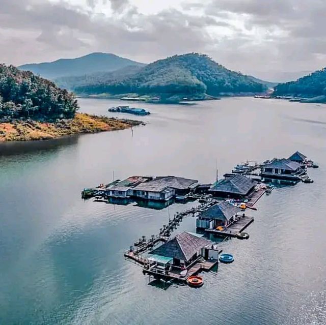  ภูเขาลอยน้ำ เชียงใหม่ 