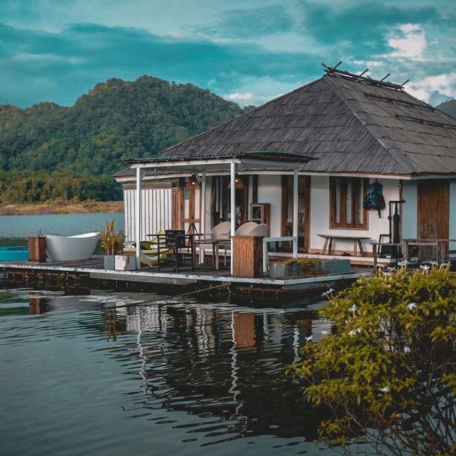  ภูเขาลอยน้ำ เชียงใหม่ 