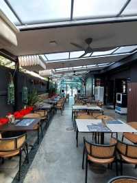 Black bixon cafe