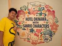 沖繩國際通Sanrio主題酒店開箱！Hello Kitty布甸狗主題房+免費冰淇淋+飲品吧+抽獎+會藉丨再嘆埋KITTY造型早餐丨Hotel Okinawa with Sanrio Character