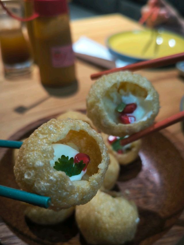 【饃饃餃子】乃正宗尼泊爾食館,好有傳統風味,支持！