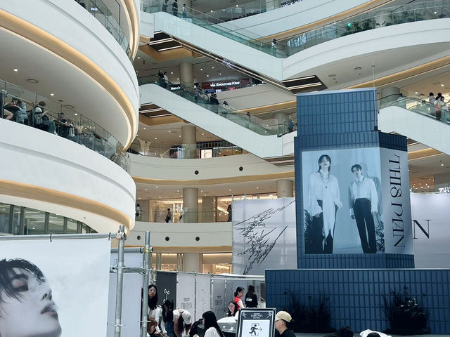Pop - up store THIS MAN จองฮัน วอนอู