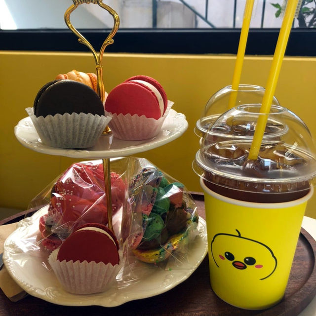 ☁️달콤함 가득한 노란 감성카페💛 스쿱당 뚱카롱 맛집