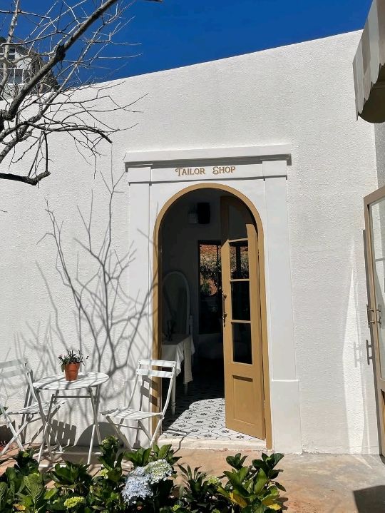 ANAIIS Concept & Cafe