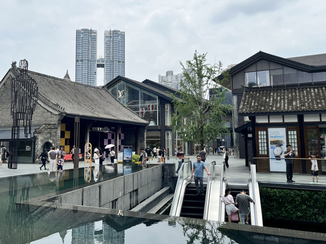 🛍️✨ Chengdu Taikoo Li 太古里 | Where Tradition Meets Trend