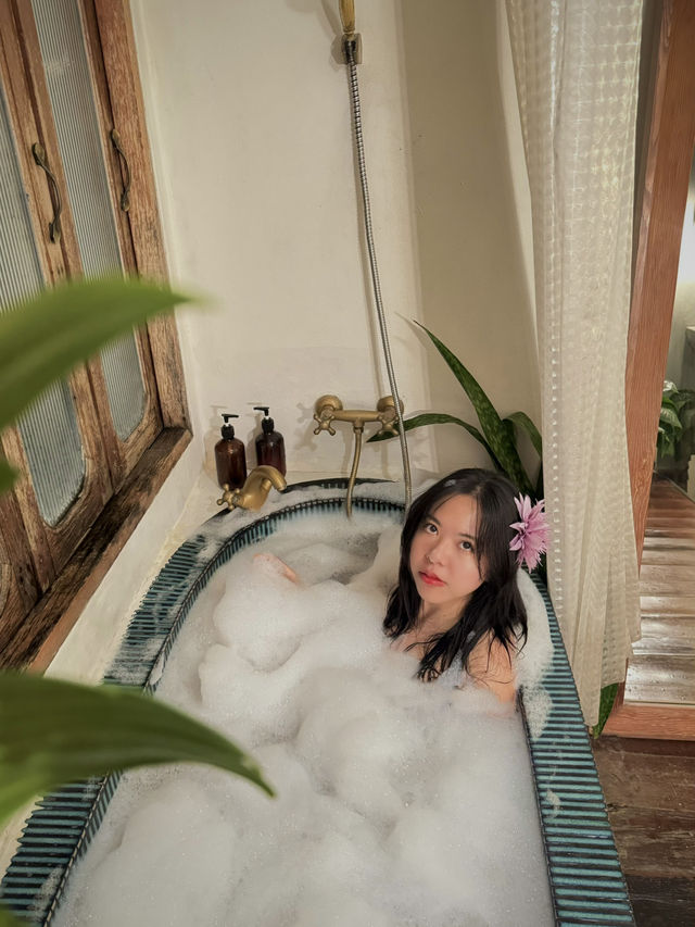 🌿 บ้านเผลอสุขใจ – เกาะล้าน: เผลอใจอีกที ก็อยากอยู่