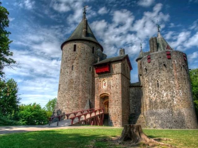 Very cute, fairy castle with an interesting history and some fantastic decorated rooms and is worth a visit, definitely