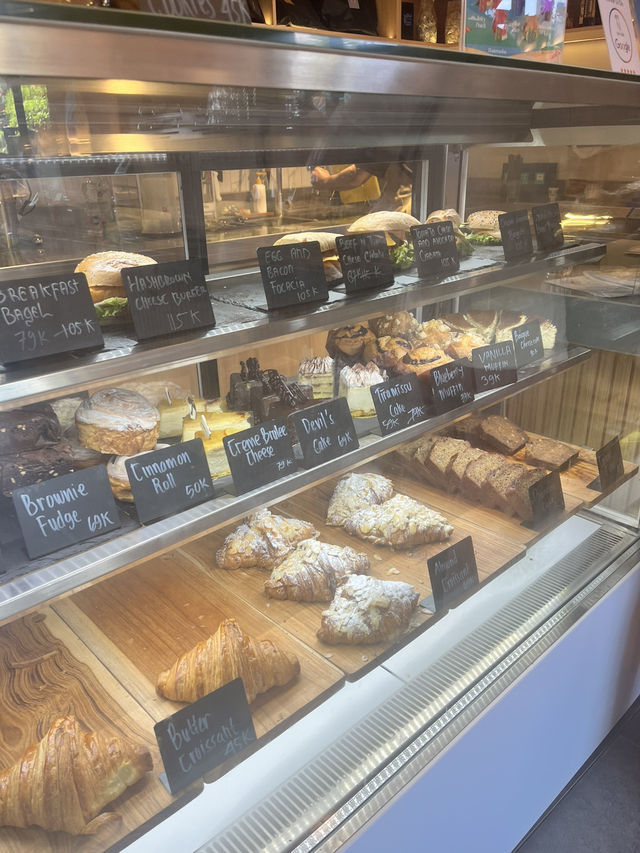 Kafi:n Café at Bali Airport — A Warm Welcome in a Cup