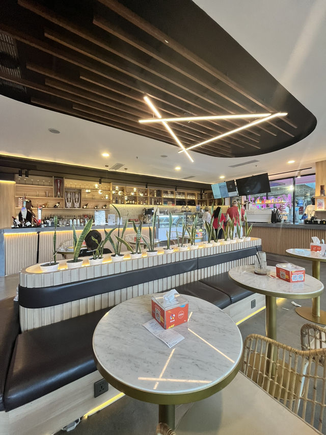 Kafi:n Café at Bali Airport — A Warm Welcome in a Cup