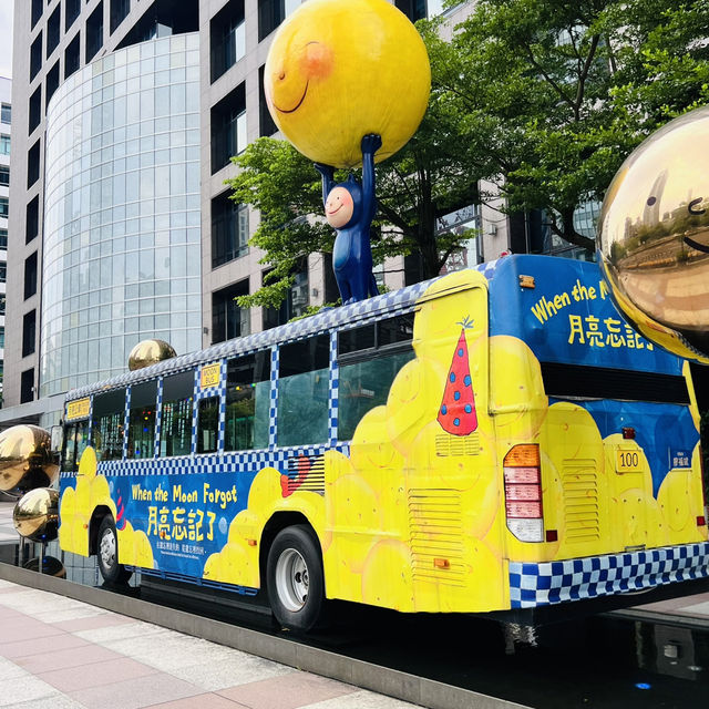 Whimsical Moments with Jimmy’s Moon Bus in Taipei