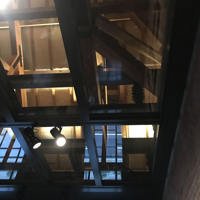 【三菱一号館美術館から有楽町　帝国ホテルロビーラウンジ1F ミュージアムライクな夜カフェツアー】