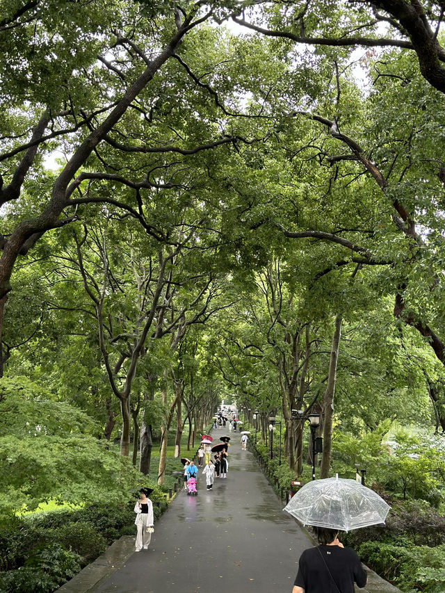 West Lake: Hangzhou: Where Poets, Emperors & Mist Crowned Hills Paint Paradise