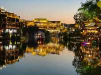 “ล่องเรือกลางคืน ชมเมืองเก่าพันปี” 
