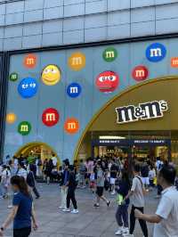 嘩!嘩!有生以來見過最多朱古力豆的地方-上海M&M’s旗艦店