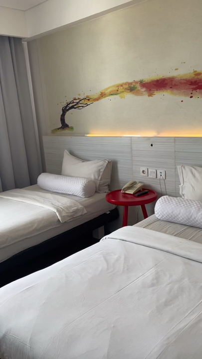 Royal Bay Makassar - Comfy Hotel