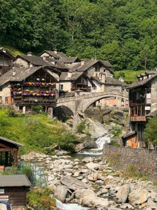 大自然、傳統與高山冒險的山谷