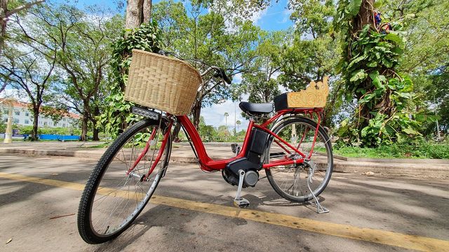 Incridible bike trip around Angkor Wat