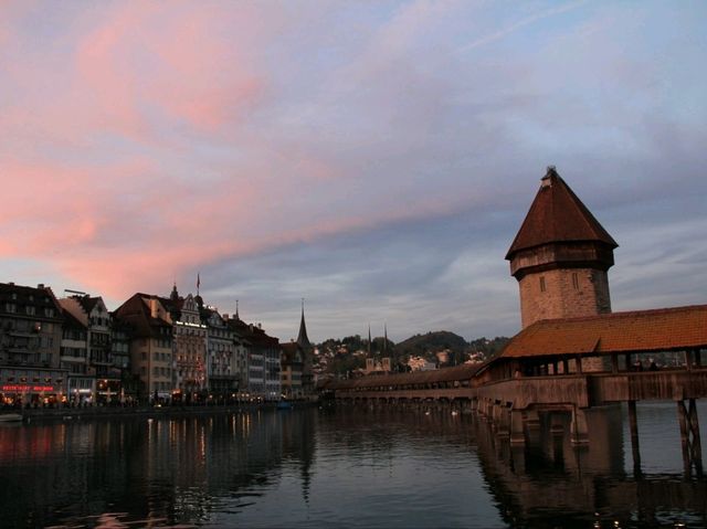 สะพานไม้ คาเพลล์บรึคเคอ