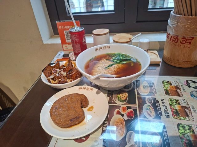 ✨上海高人氣瀚祥麵館武康大樓店😍必食推薦蟹黃湯包🤭招牌辣肉麵❤️