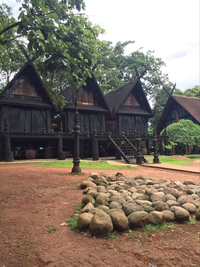 บ้านดำ เชียงราย