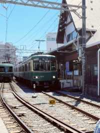 🚋 Kamakura's Scenic Train & Famous Enoden Exits: A Journey Through Time and Sea! 🌊