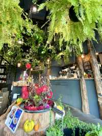 A Floral Café Oasis in the Heart of Omotesando 🌿🌸